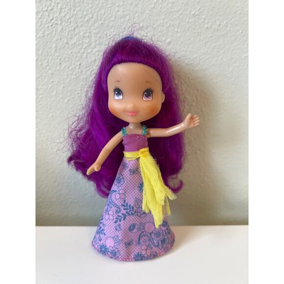 Strawberry Shortcake Berry Dazzling Plum Pudding Doll - Picture 1 of 3